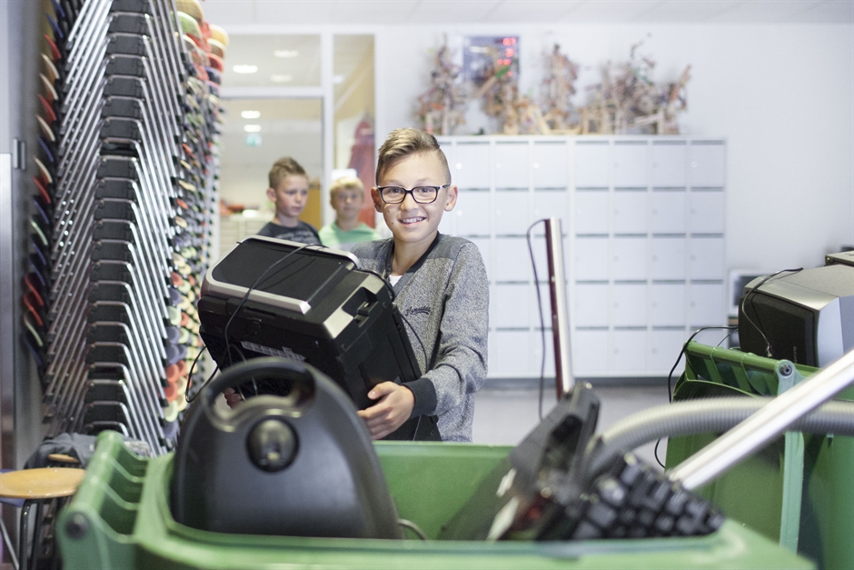 e-waste race apparaten inzamelen